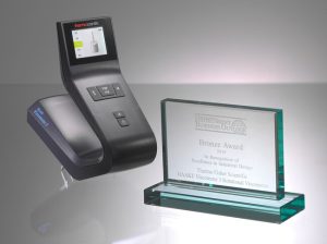 Viscotester VT3 junto al premio IBO de diseño industrial.